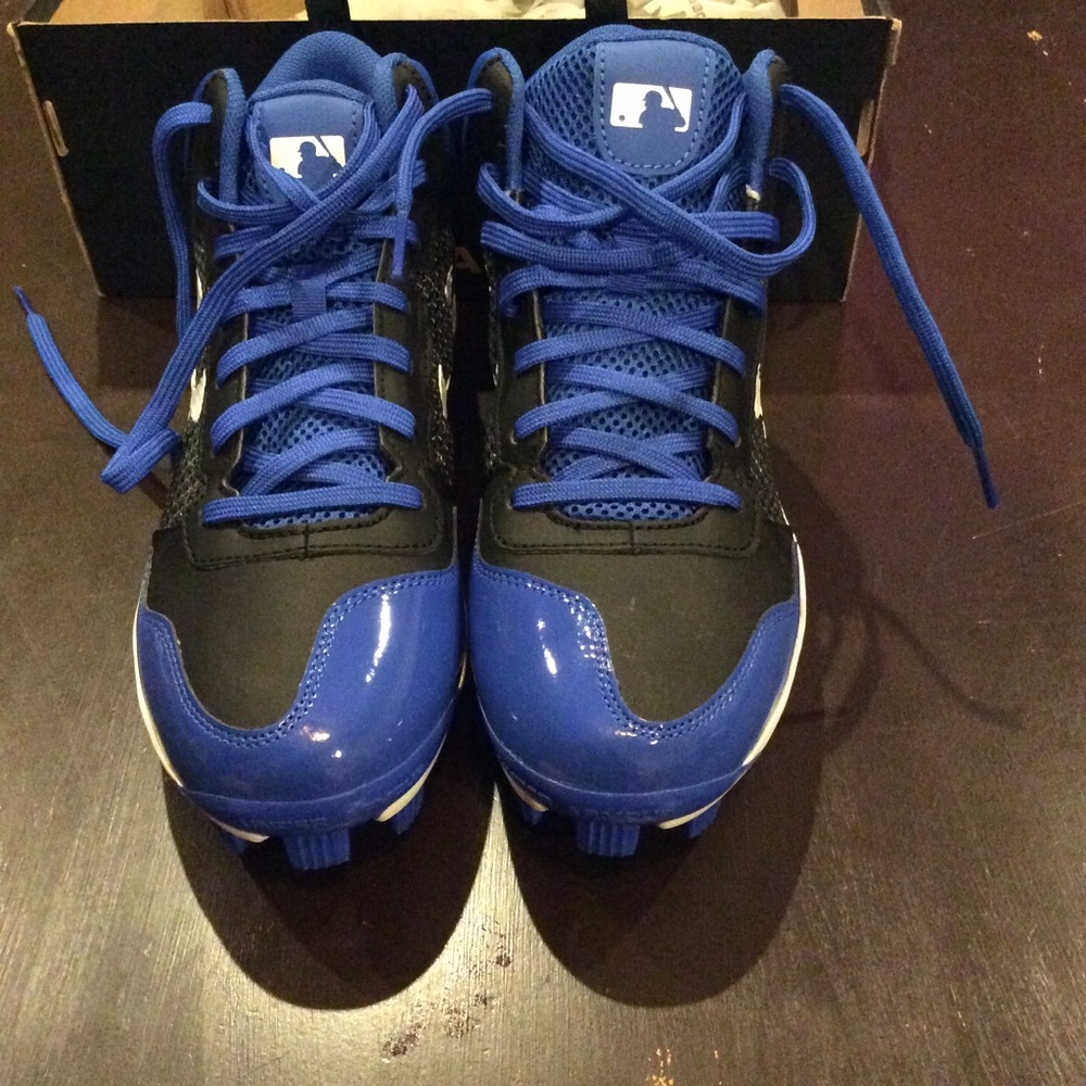 Youth/Men Under Armour baseball cleats size 6.5